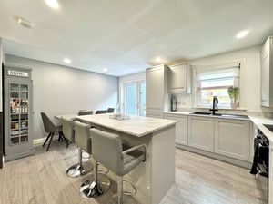 Photo 18- click for photo gallery